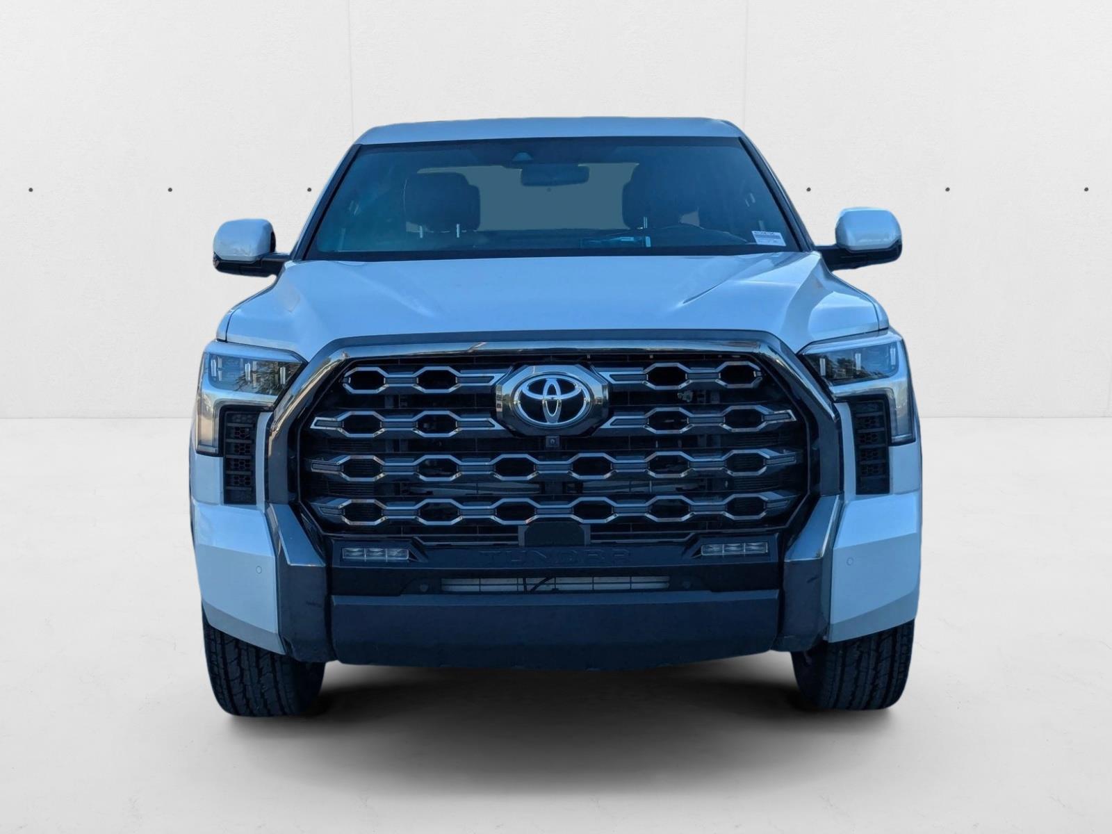 2022 Toyota Tundra Platinum CrewMax photo 2