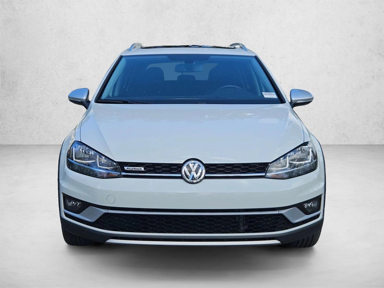 2019 Volkswagen Golf Alltrack TSI S 4Motion photo 2