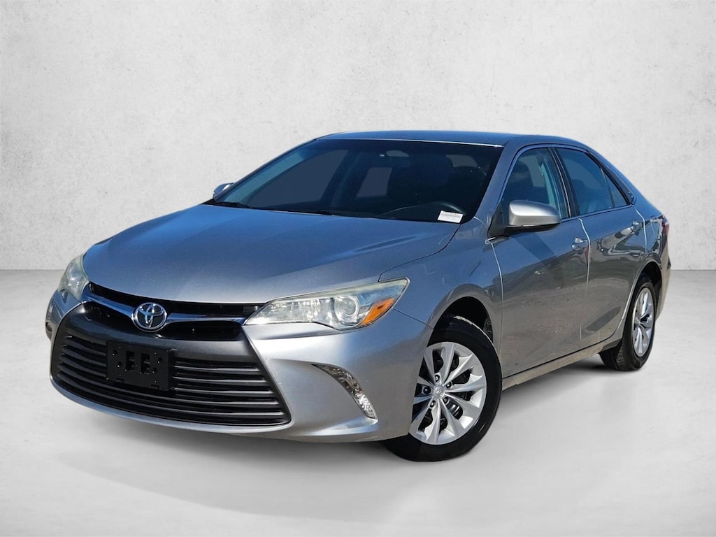 Used 2015 Toyota Camry LE Sedan