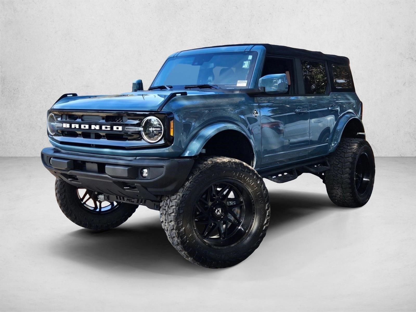 2023 Ford Bronco 4-Door Outer Banks's photo
