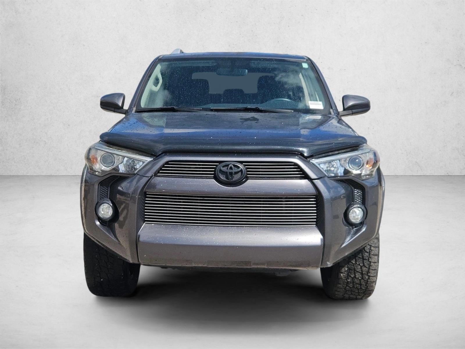 2017 Toyota 4Runner SR5 photo 2