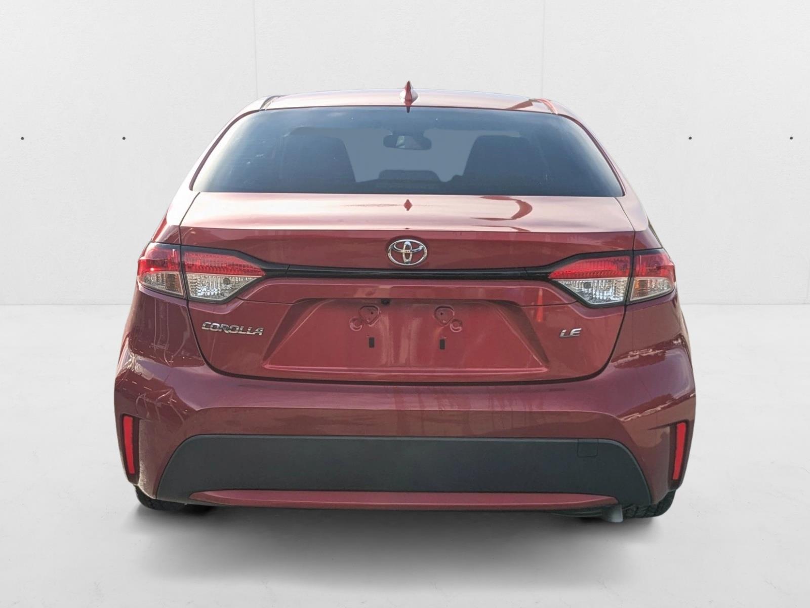 2021 Toyota Corolla LE photo 2