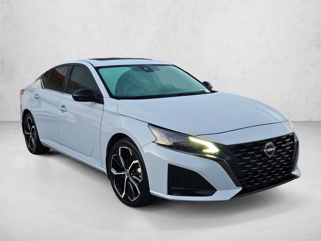 Used 2023 Nissan Altima 2.5 SR Sedan