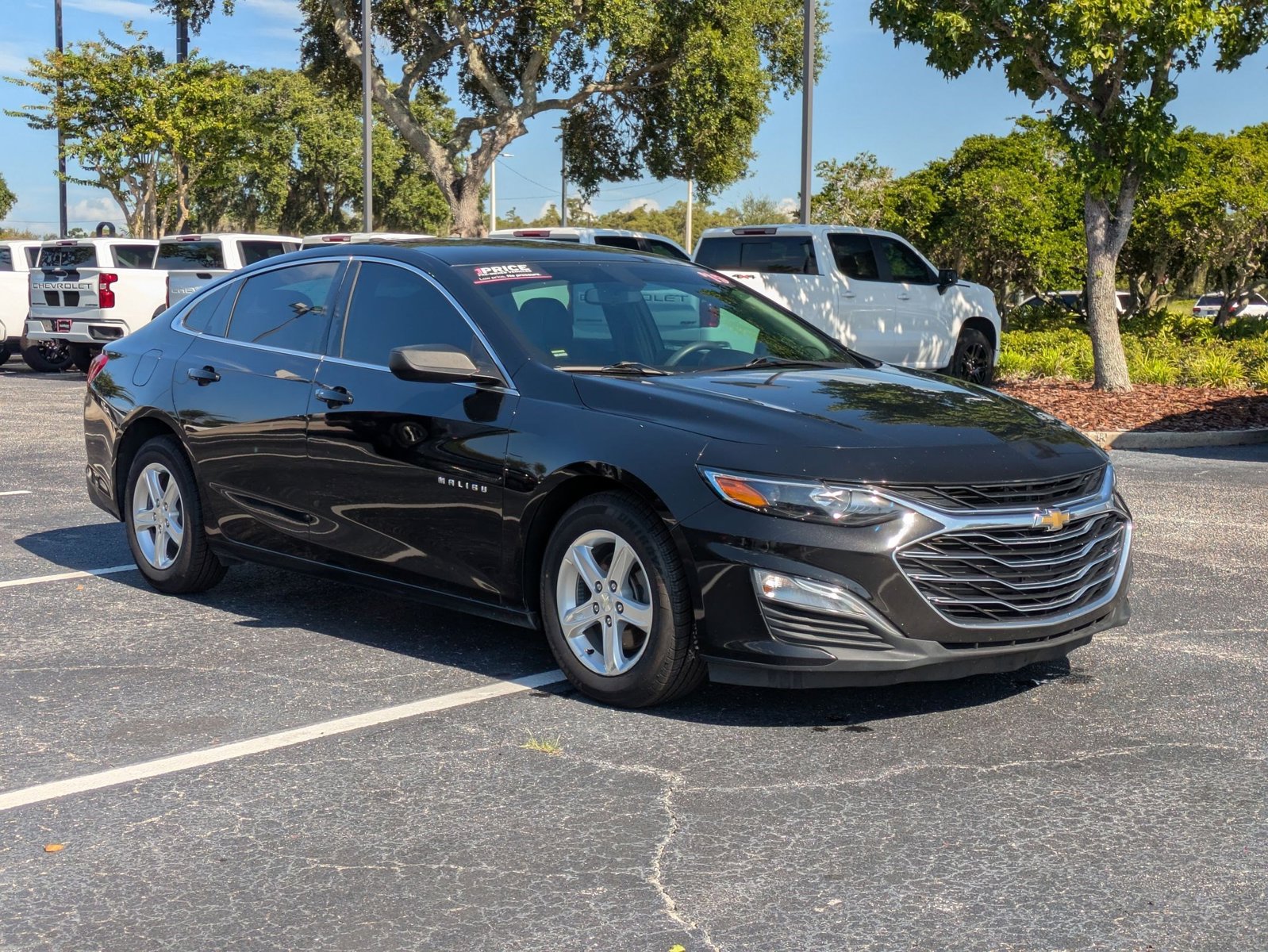 2019 Chevrolet Malibu LS photo 3