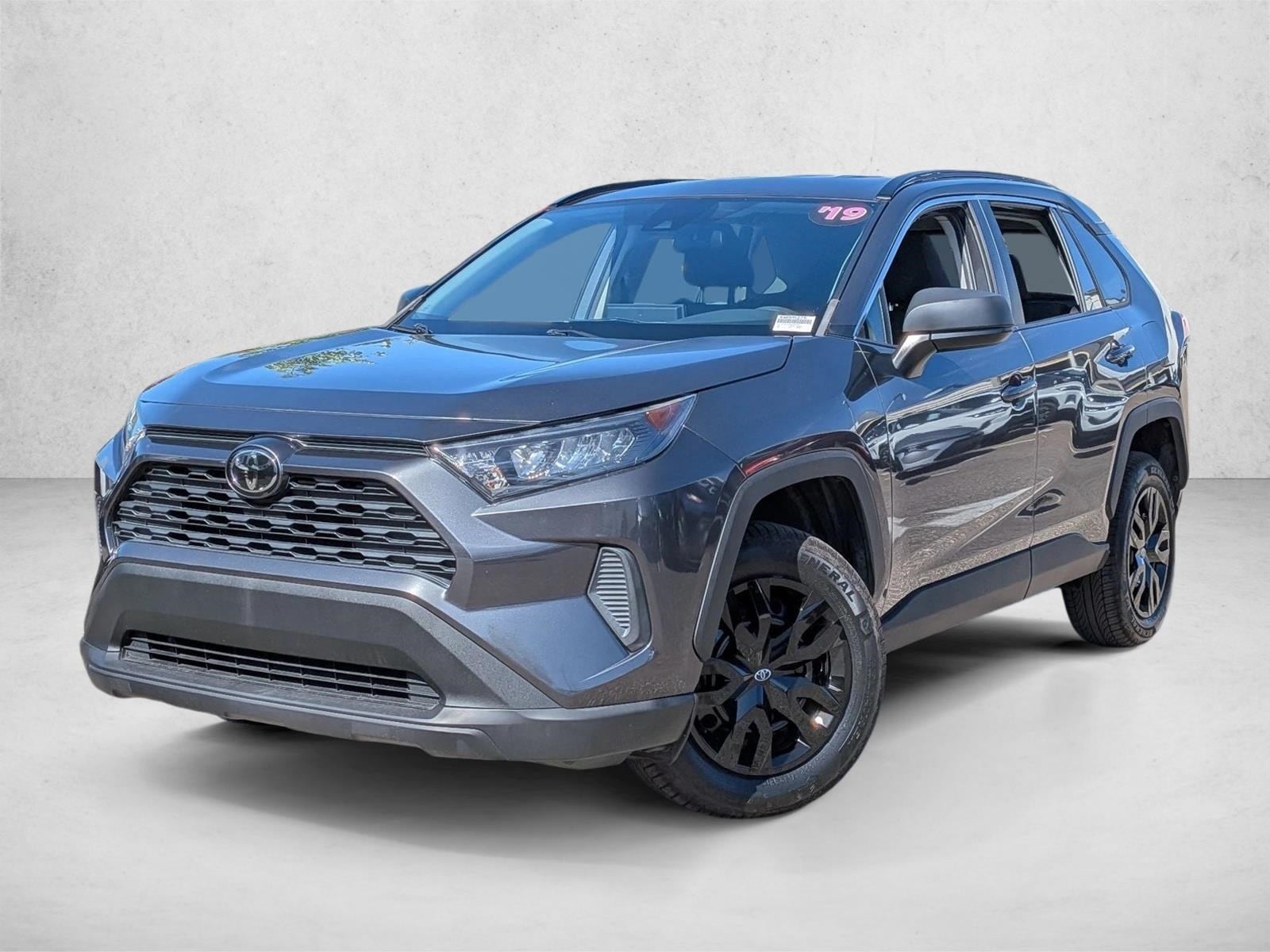 2019 Toyota RAV4 LE