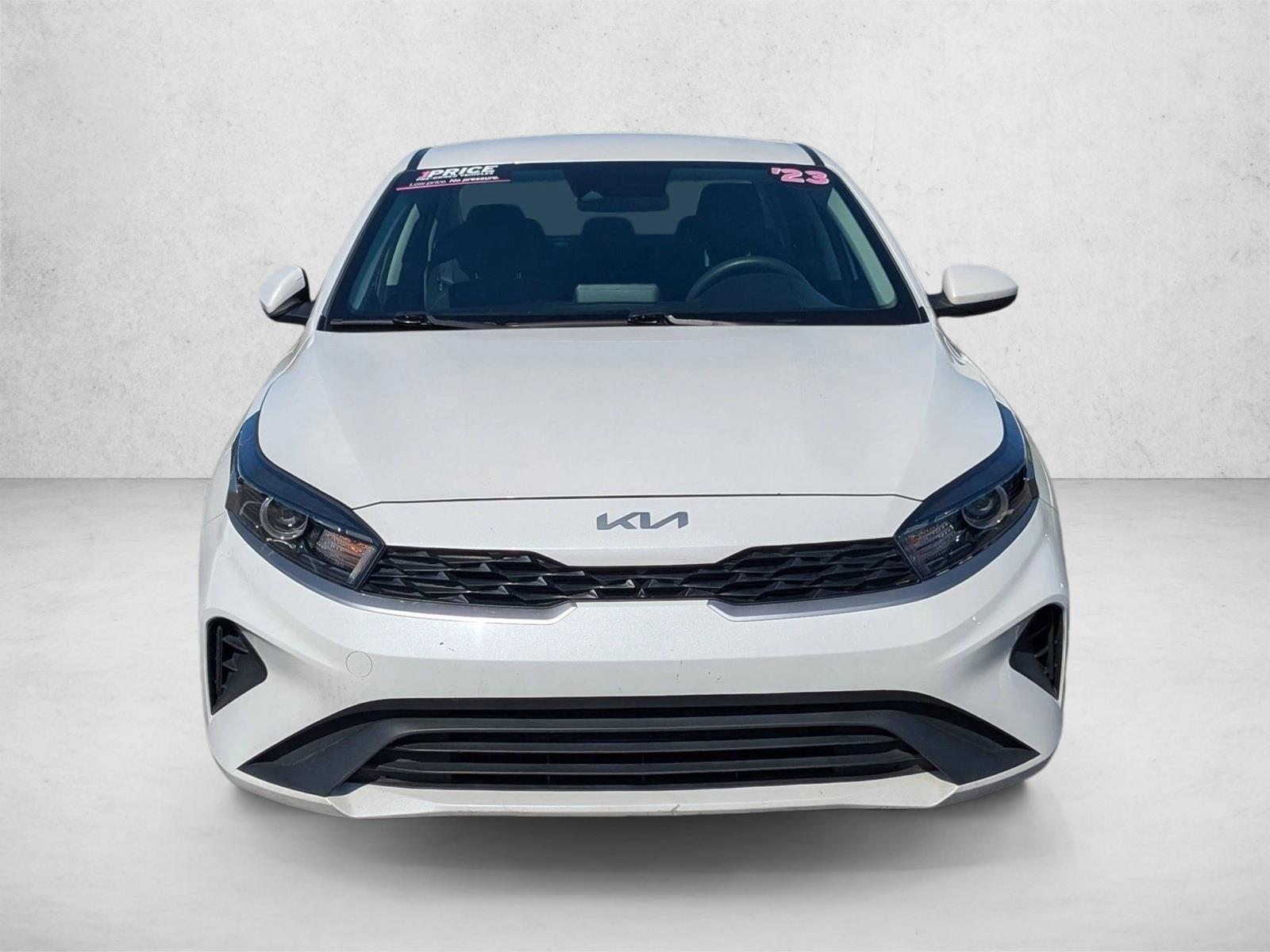 2023 Kia Forte LXS photo 2