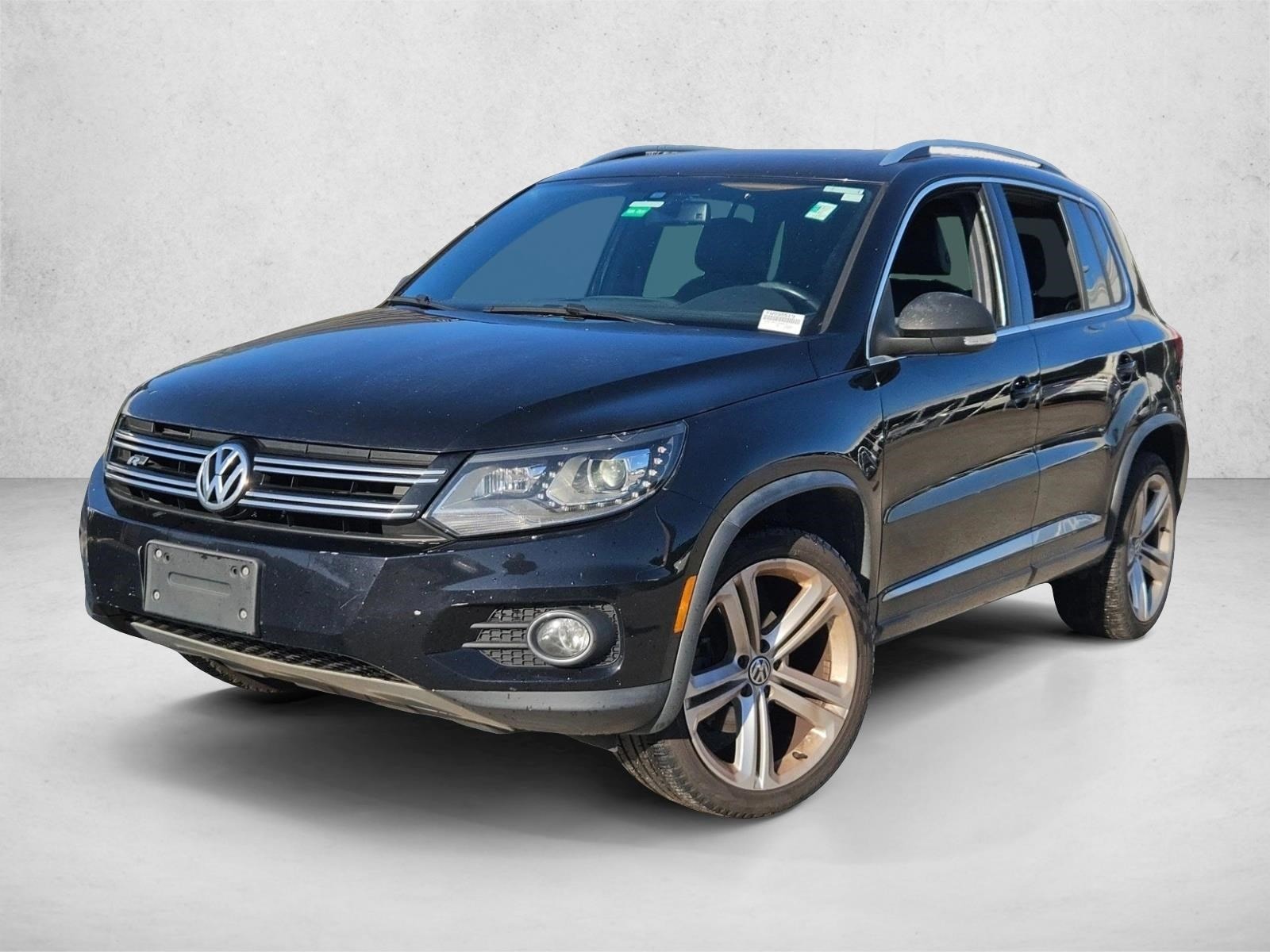 2015 Volkswagen Tiguan R-Line's photo