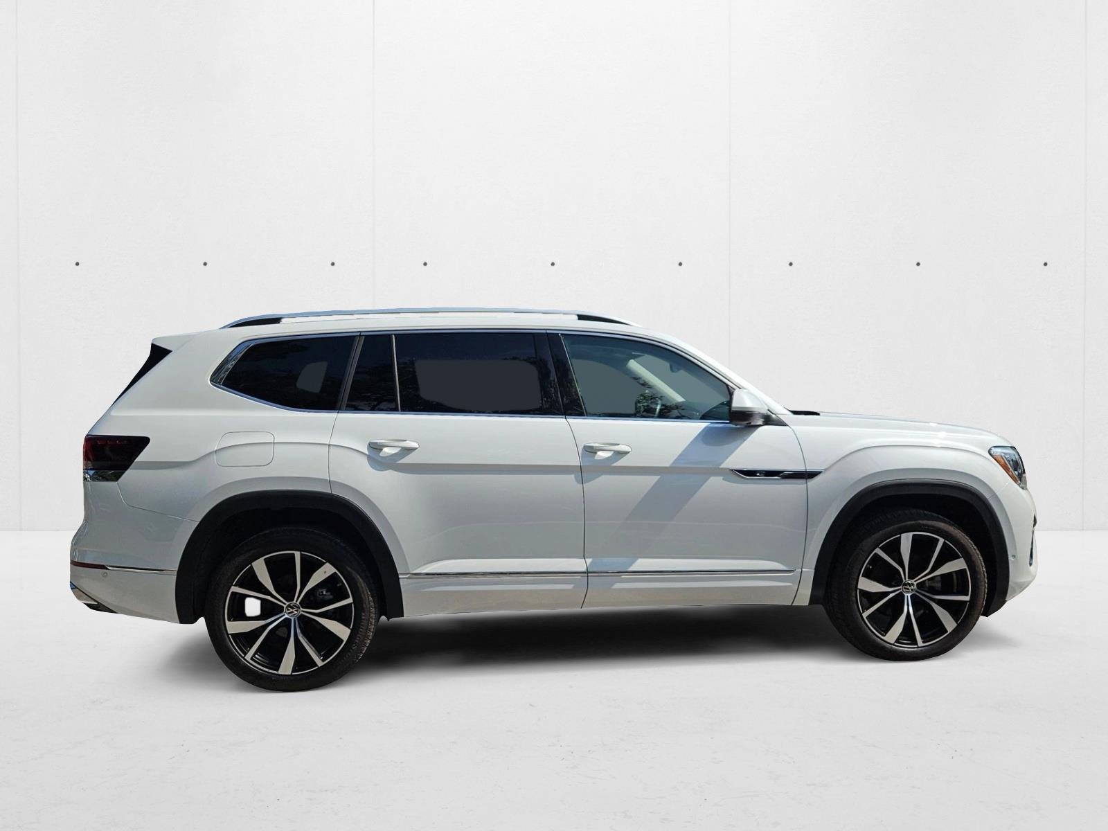 2024 Volkswagen Atlas SEL Premium R-Line photo 4