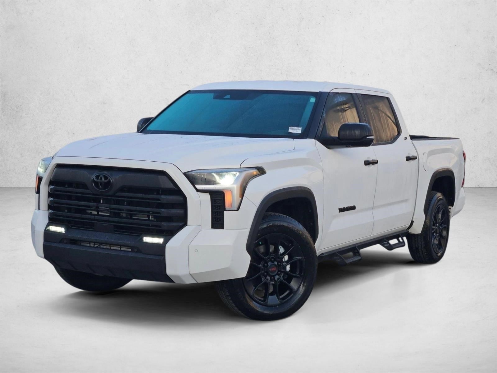 2022 Toyota Tundra SR5's photo