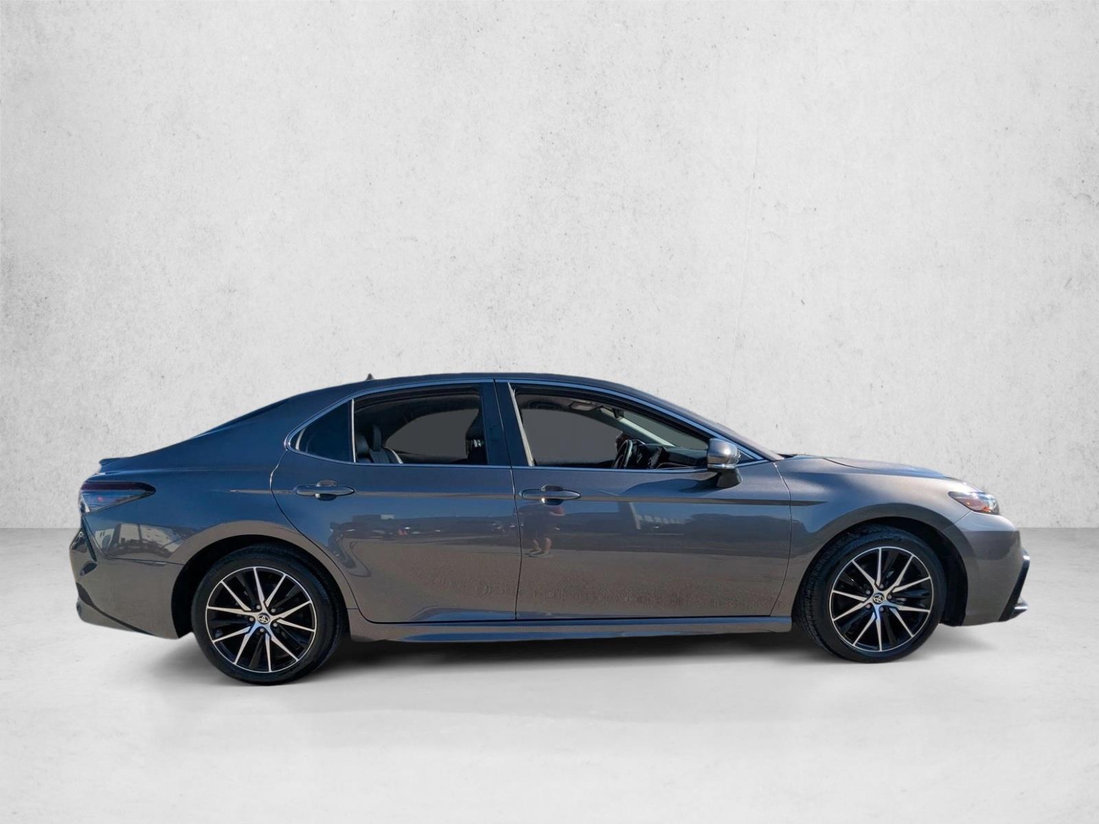 2024 Toyota Camry SE photo 4