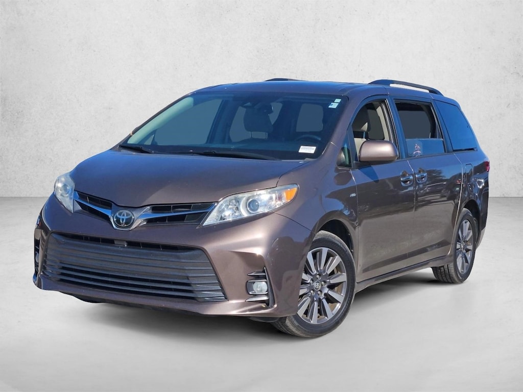 Used 2018 Toyota Sienna XLE 7 Passenger Van Passenger Van
