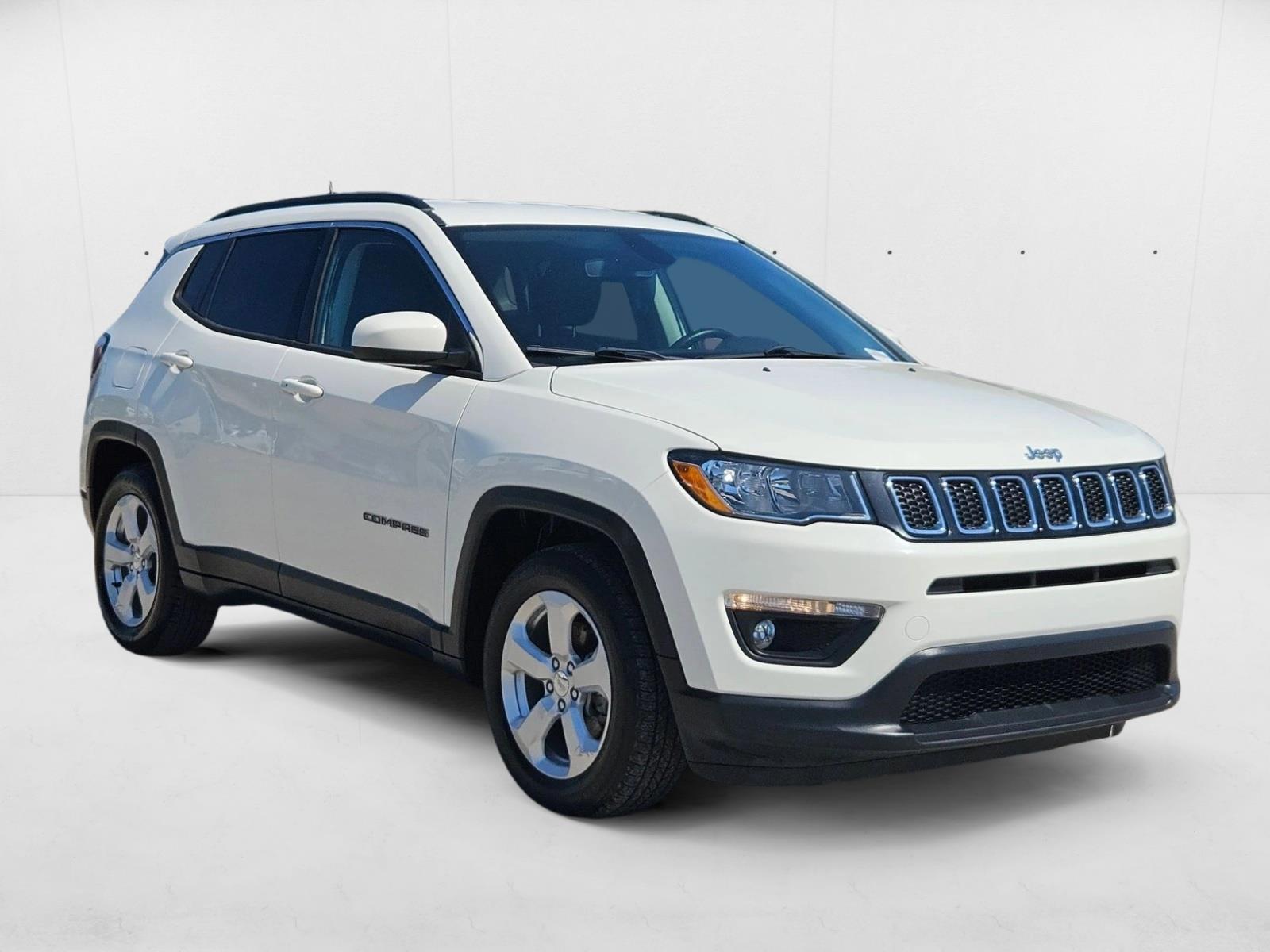 2019 Jeep Compass Latitude photo 2