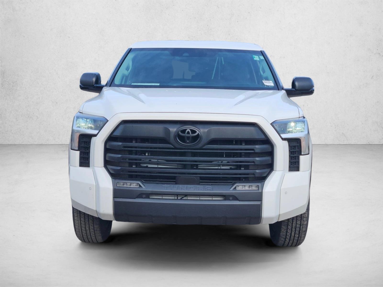 2022 Toyota Tundra SR5 CrewMax photo 2