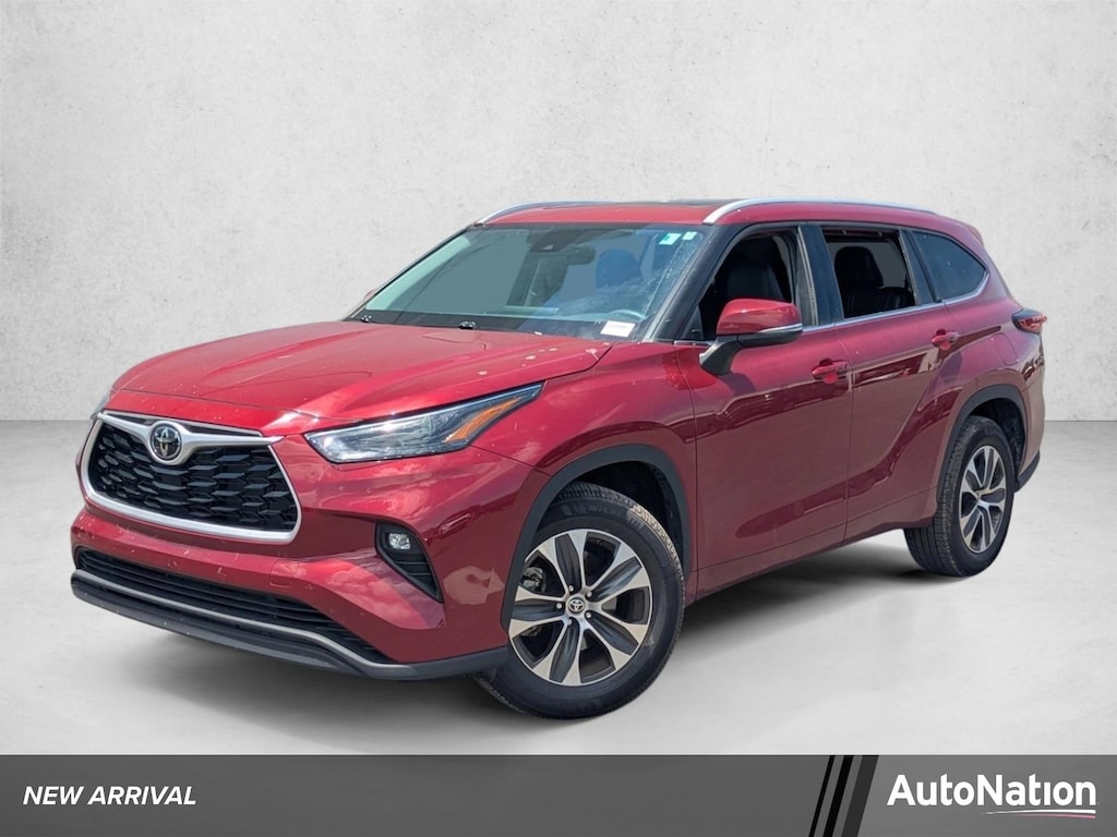 Used 2022 Toyota Highlander XLE SUV