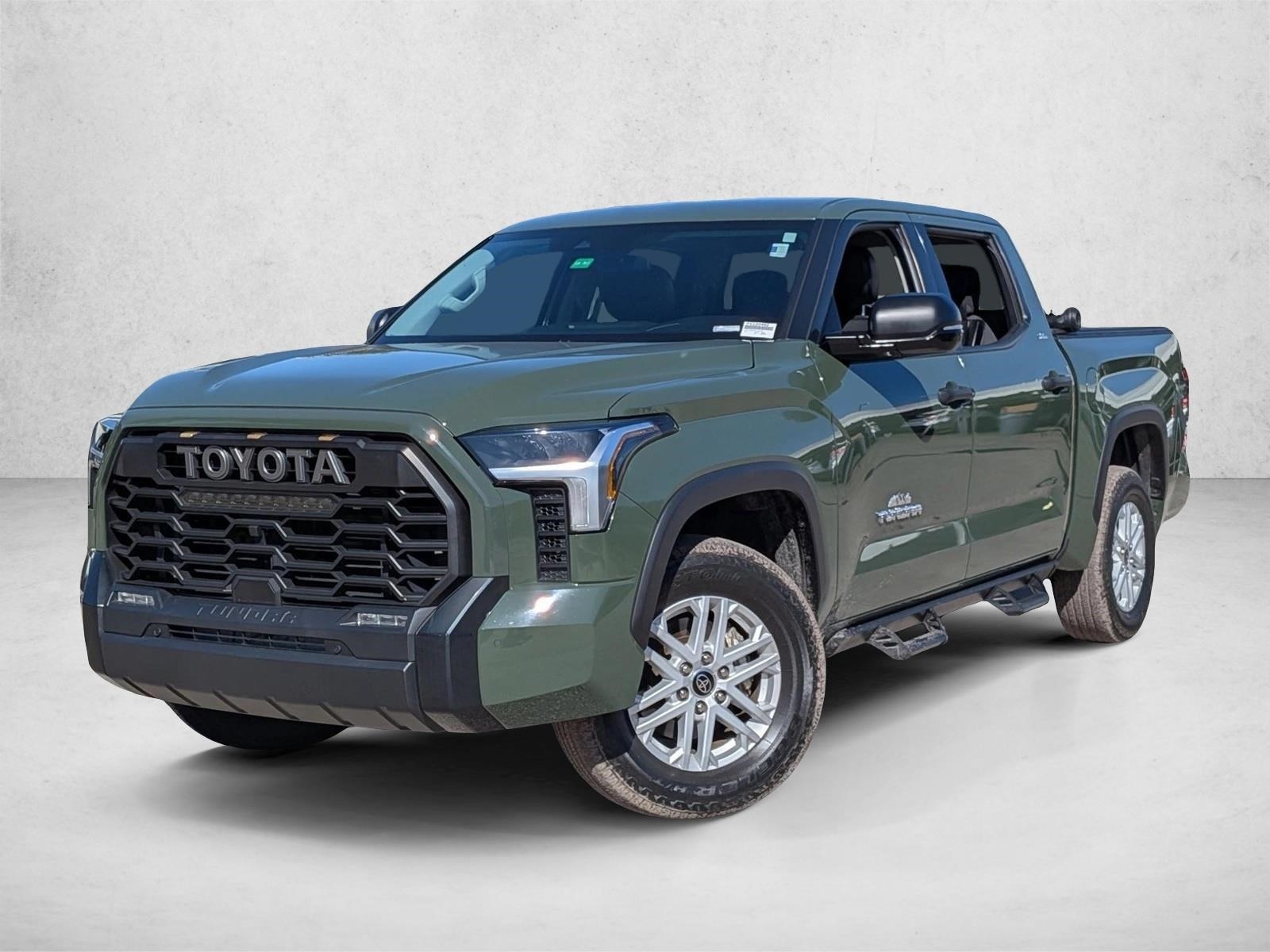 2023 Toyota Tundra SR5's photo