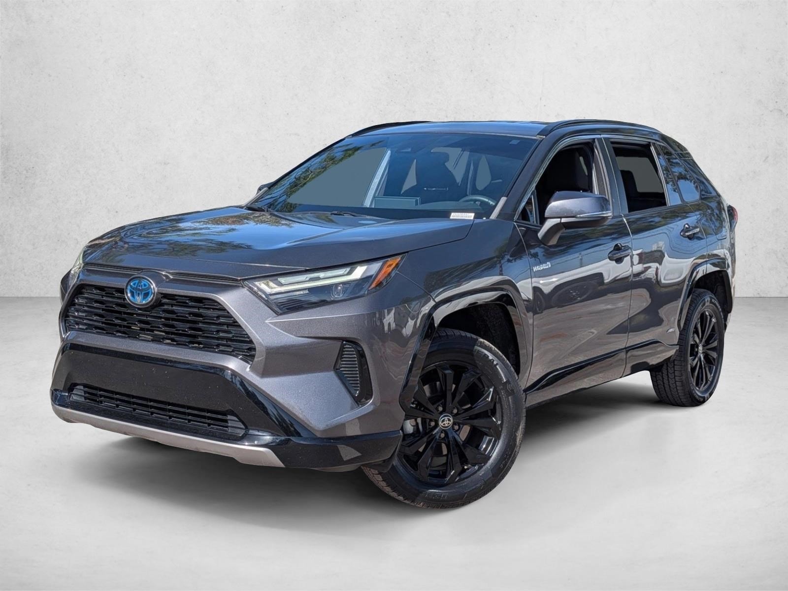 2023 Toyota RAV4 SE's photo