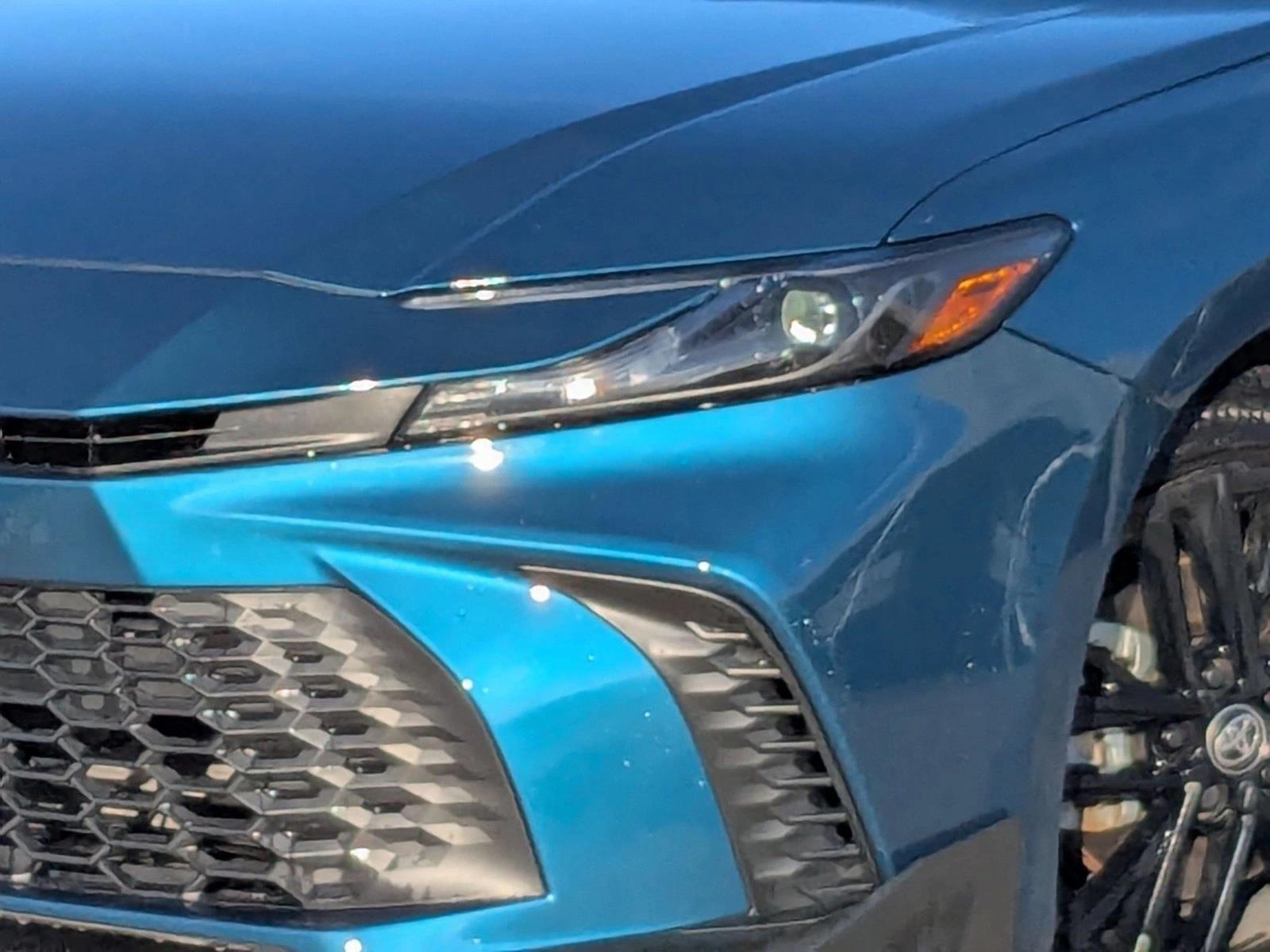 2025 Toyota Camry SE photo 3