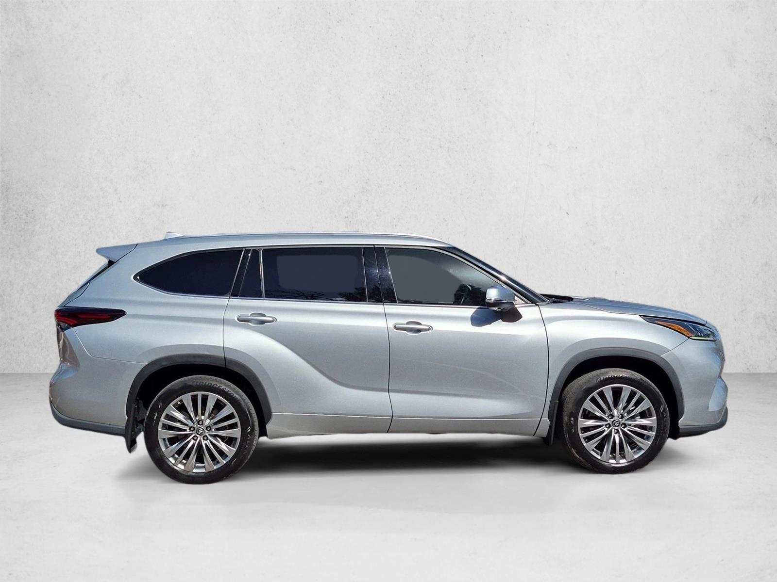 Used 2024 Toyota Highlander Platinum SUV