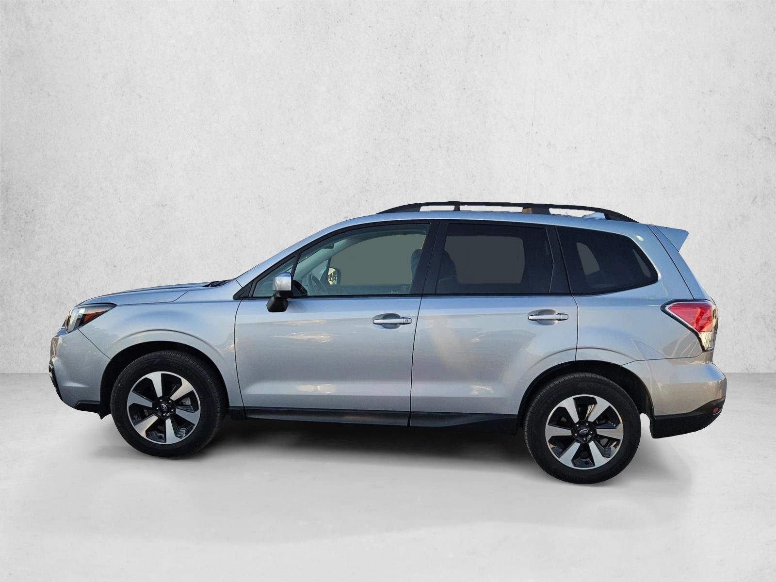 2018 Subaru Forester 2.5i Premium photo 3