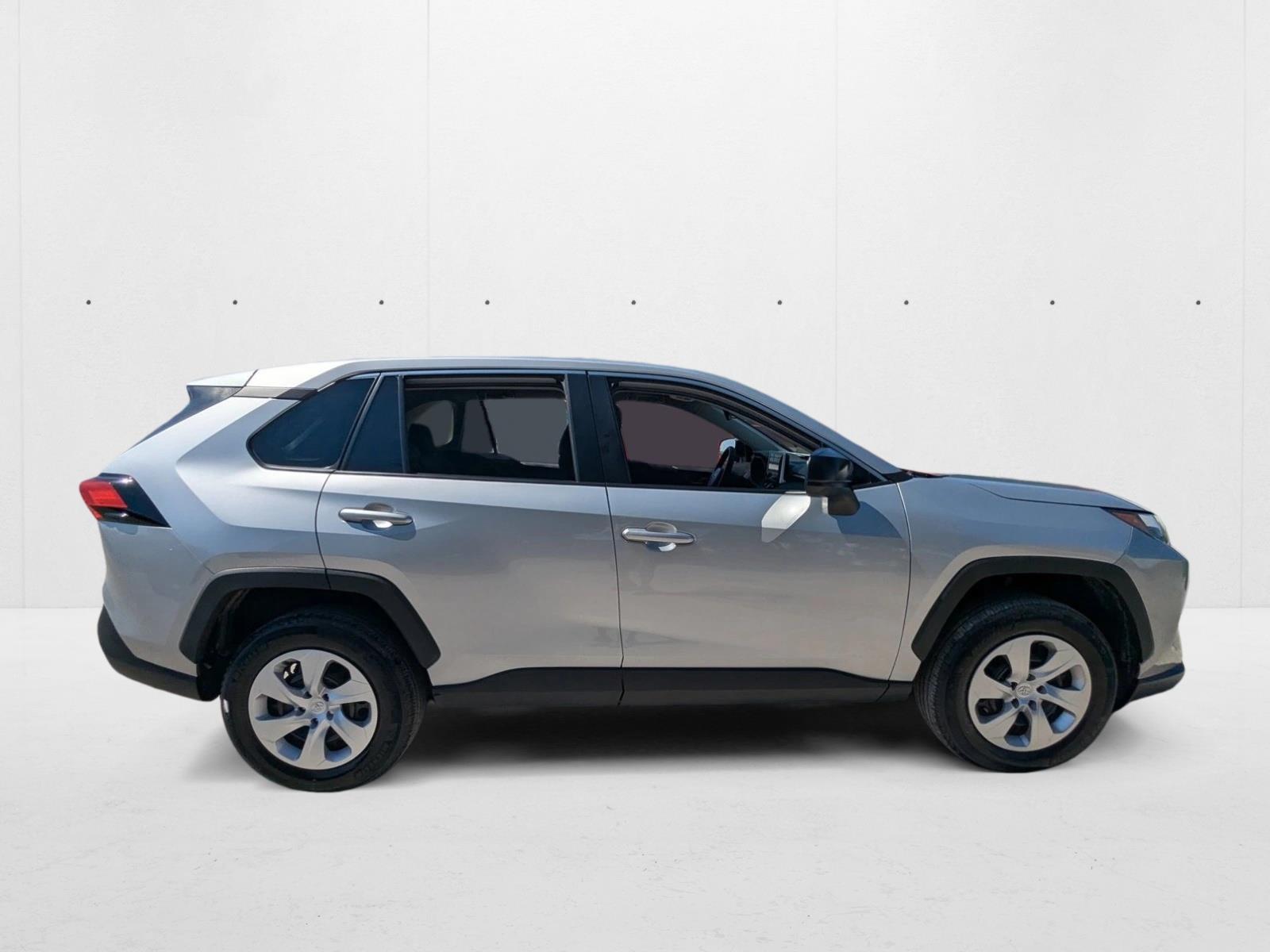 2023 Toyota RAV4 LE photo 4