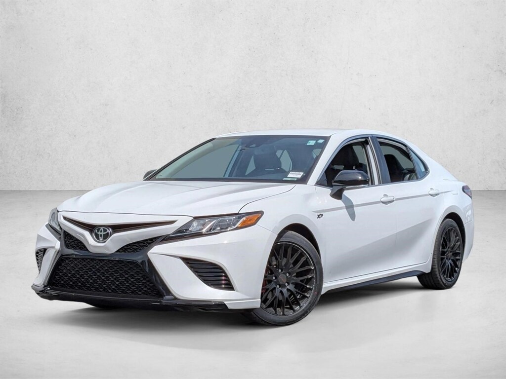 Used 2019 Toyota Camry SE Sedan