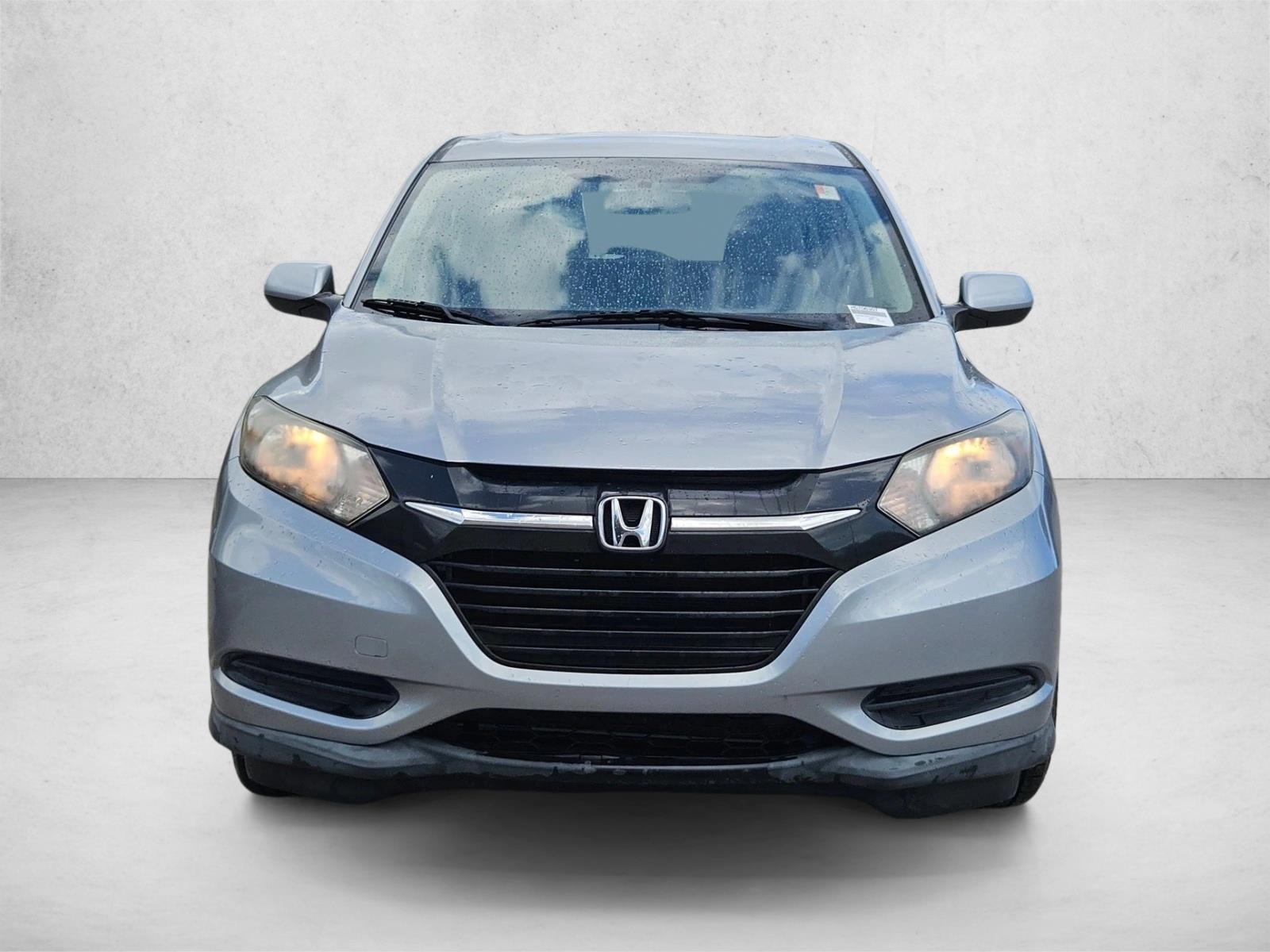 2017 Honda HR-V LX 2WD photo 2