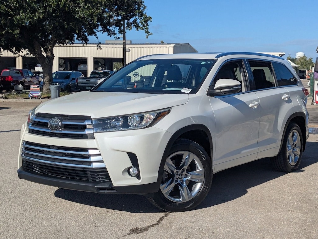 Used 2017 Toyota Highlander Limited V6 SUV