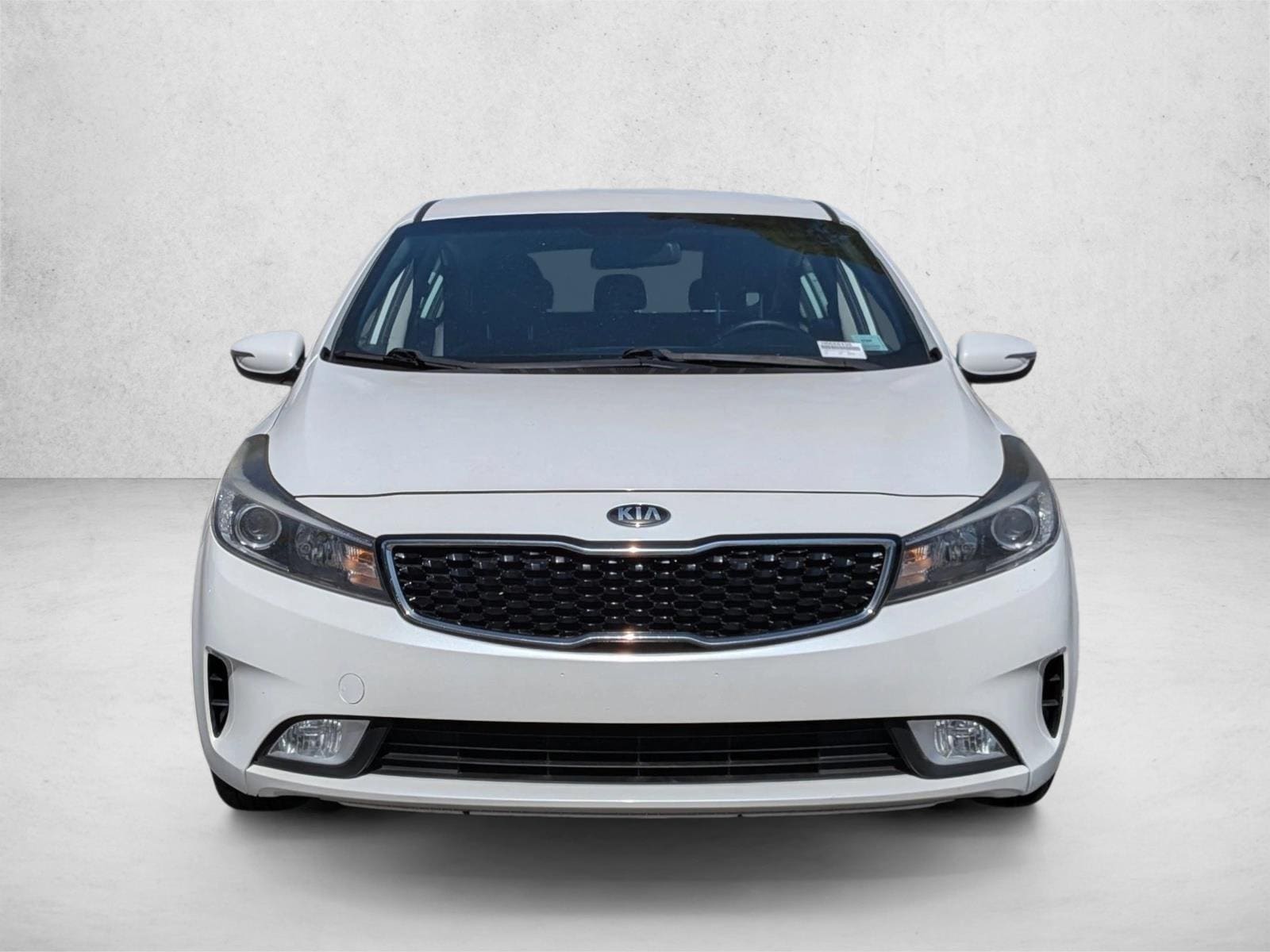 Used 2017 Kia Forte5 EX with VIN KNAFX5A87H5688498 for sale in Pinellas Park, FL