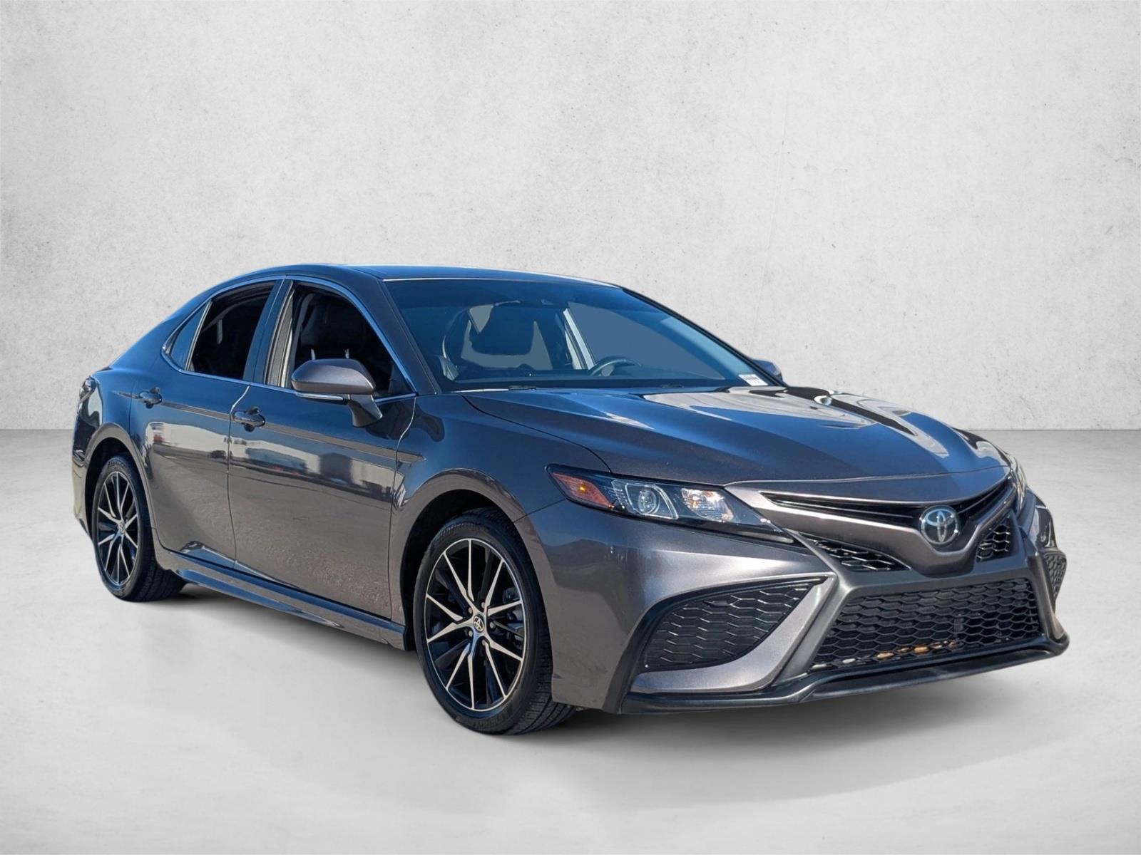 2024 Toyota Camry SE photo 3