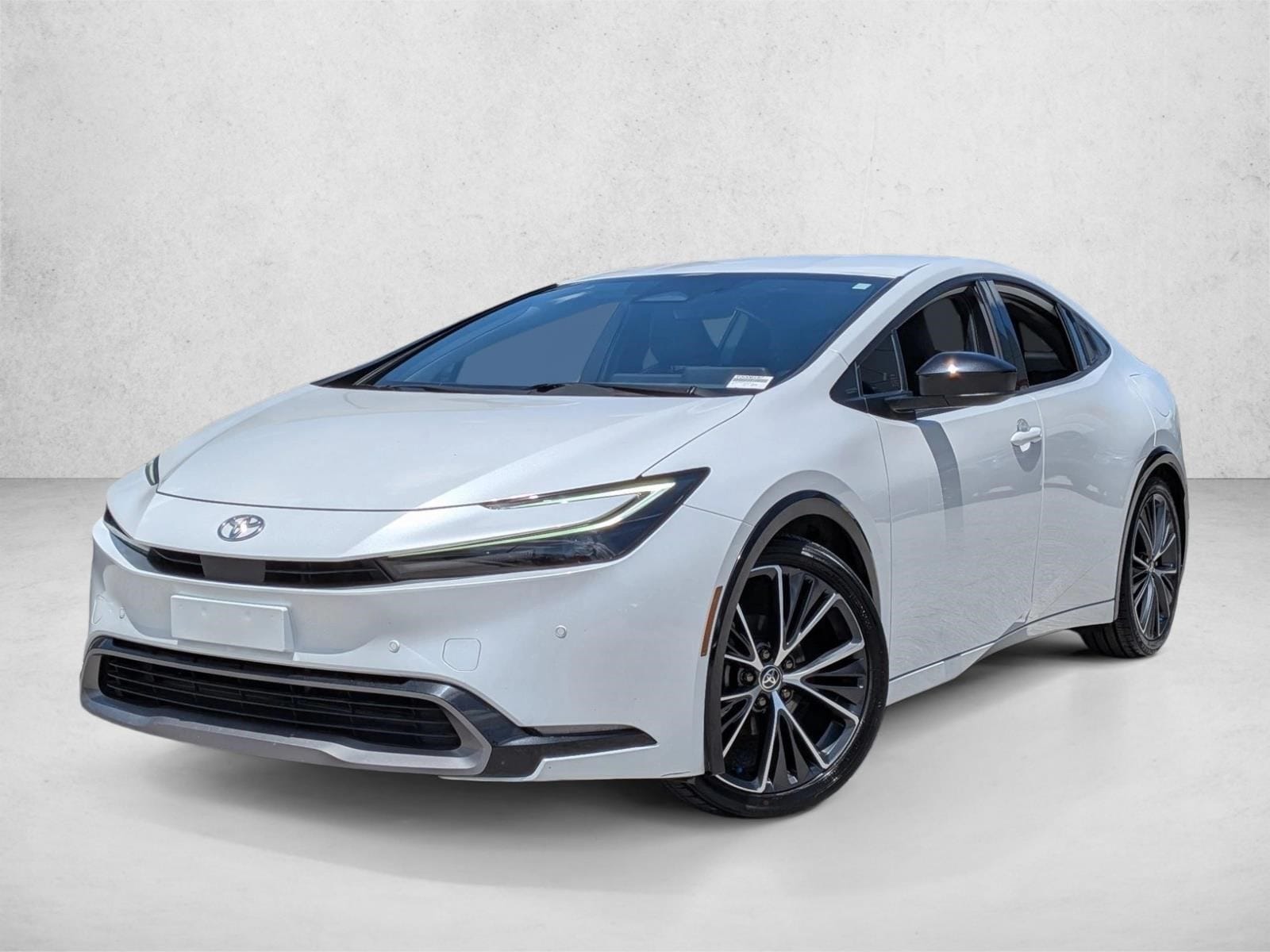 2023 Toyota Prius XLE FWD's photo
