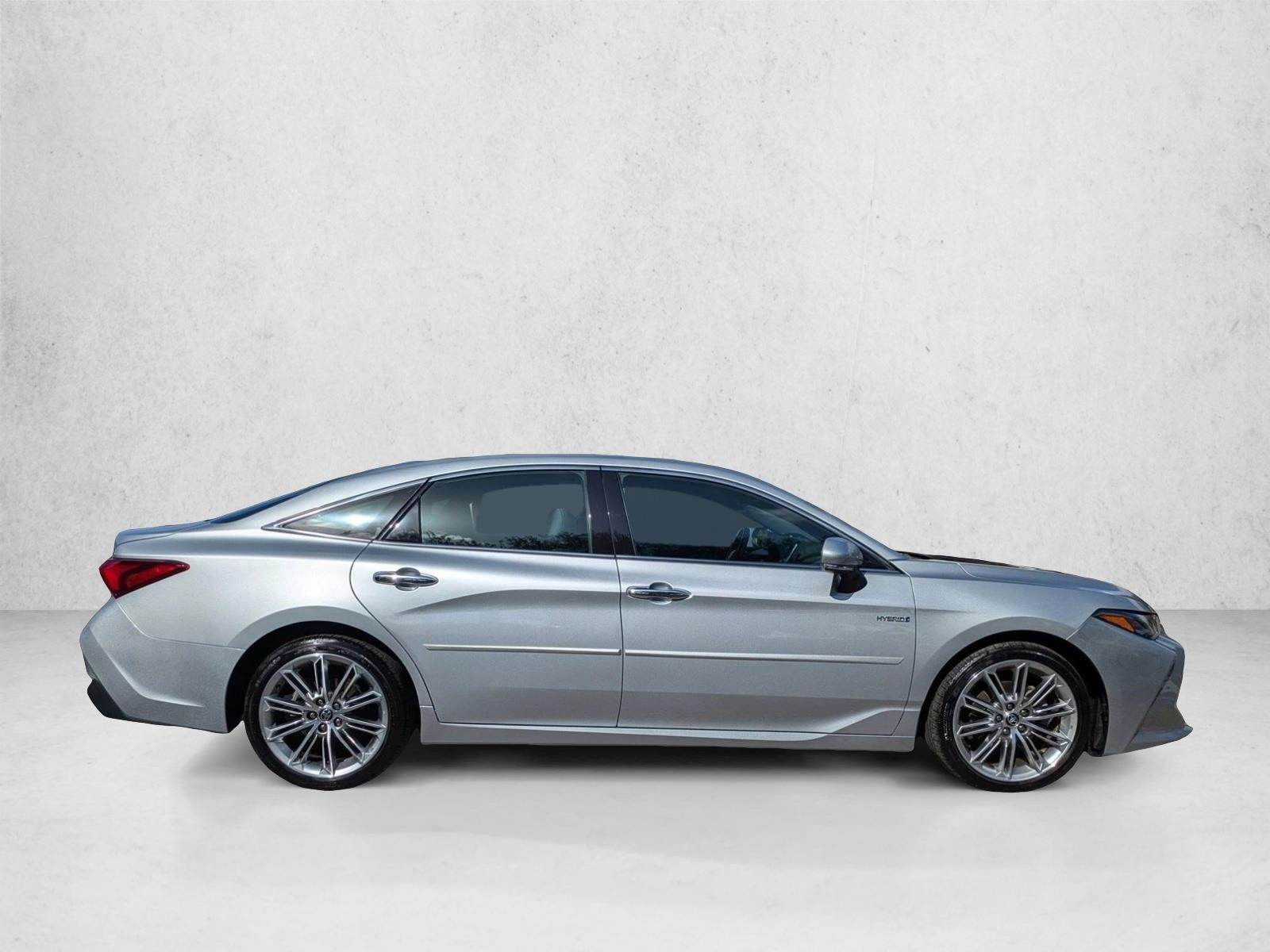 2021 Toyota Avalon Hybrid Limited photo 4