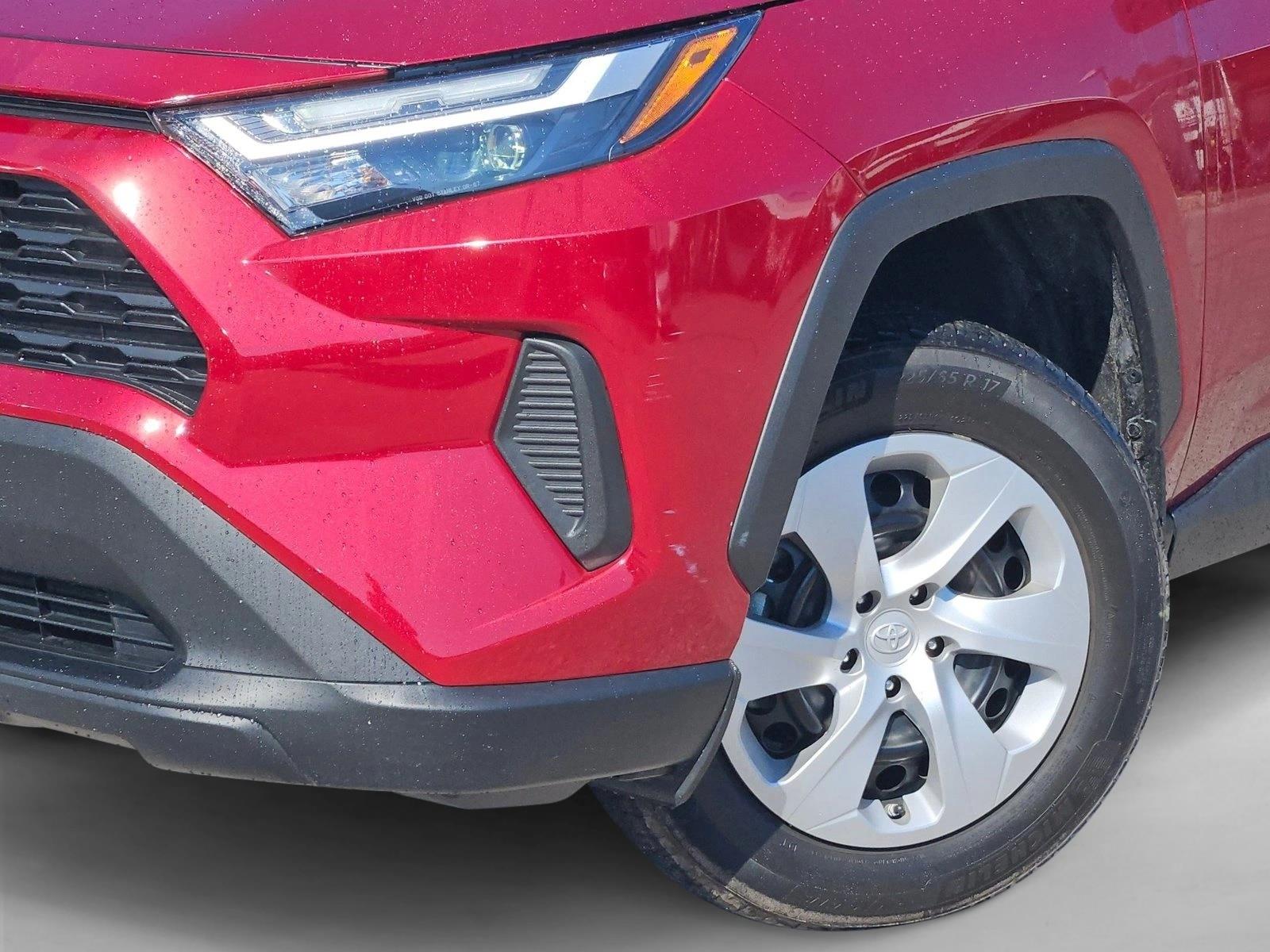 2024 Toyota RAV4 LE photo 4