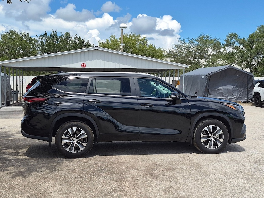 Used 2026 Toyota Highlander XLE SUV