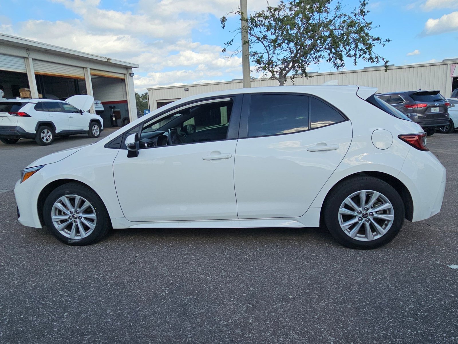 2024 Toyota Corolla SE photo 3