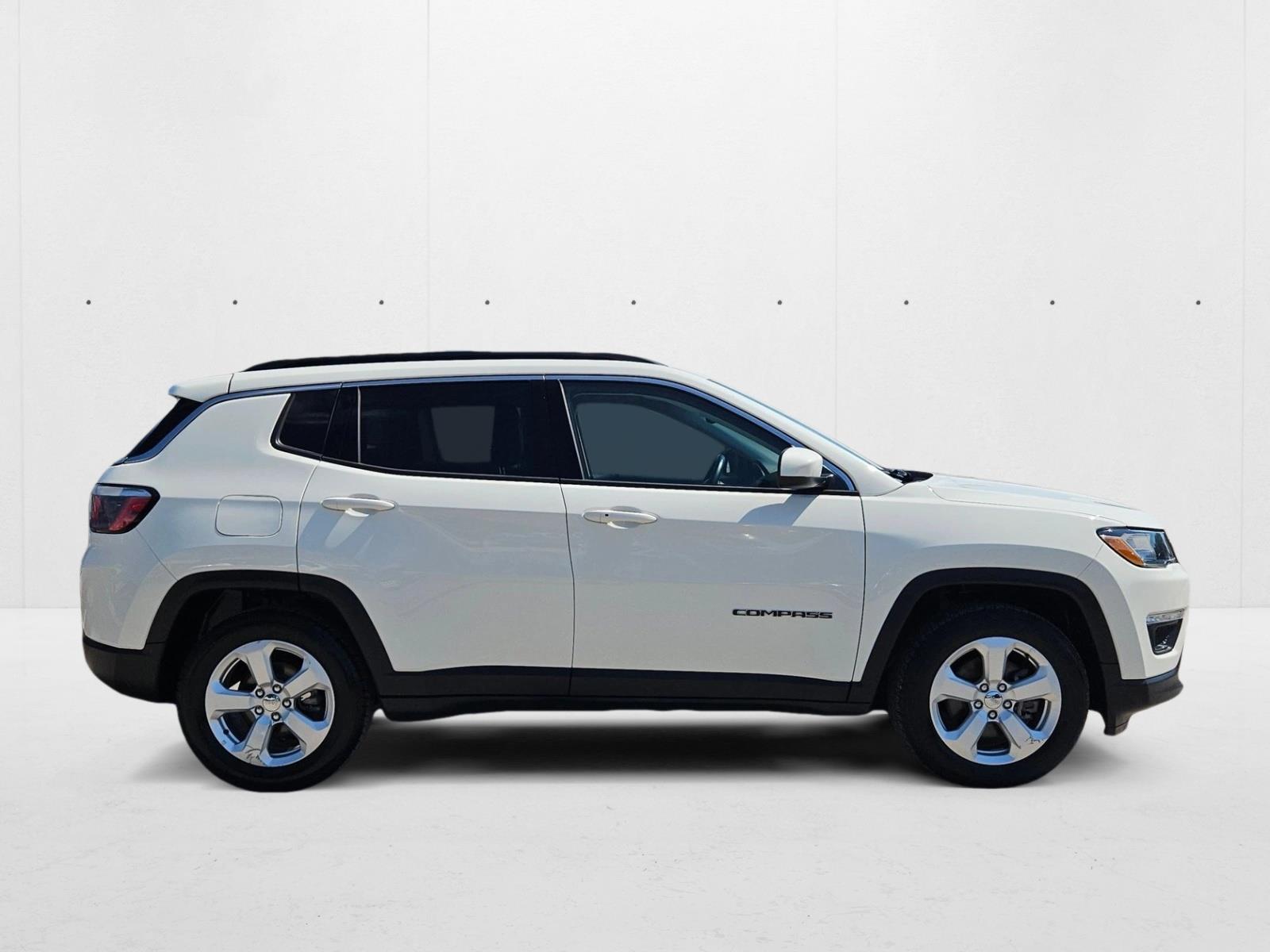 2019 Jeep Compass Latitude photo 3