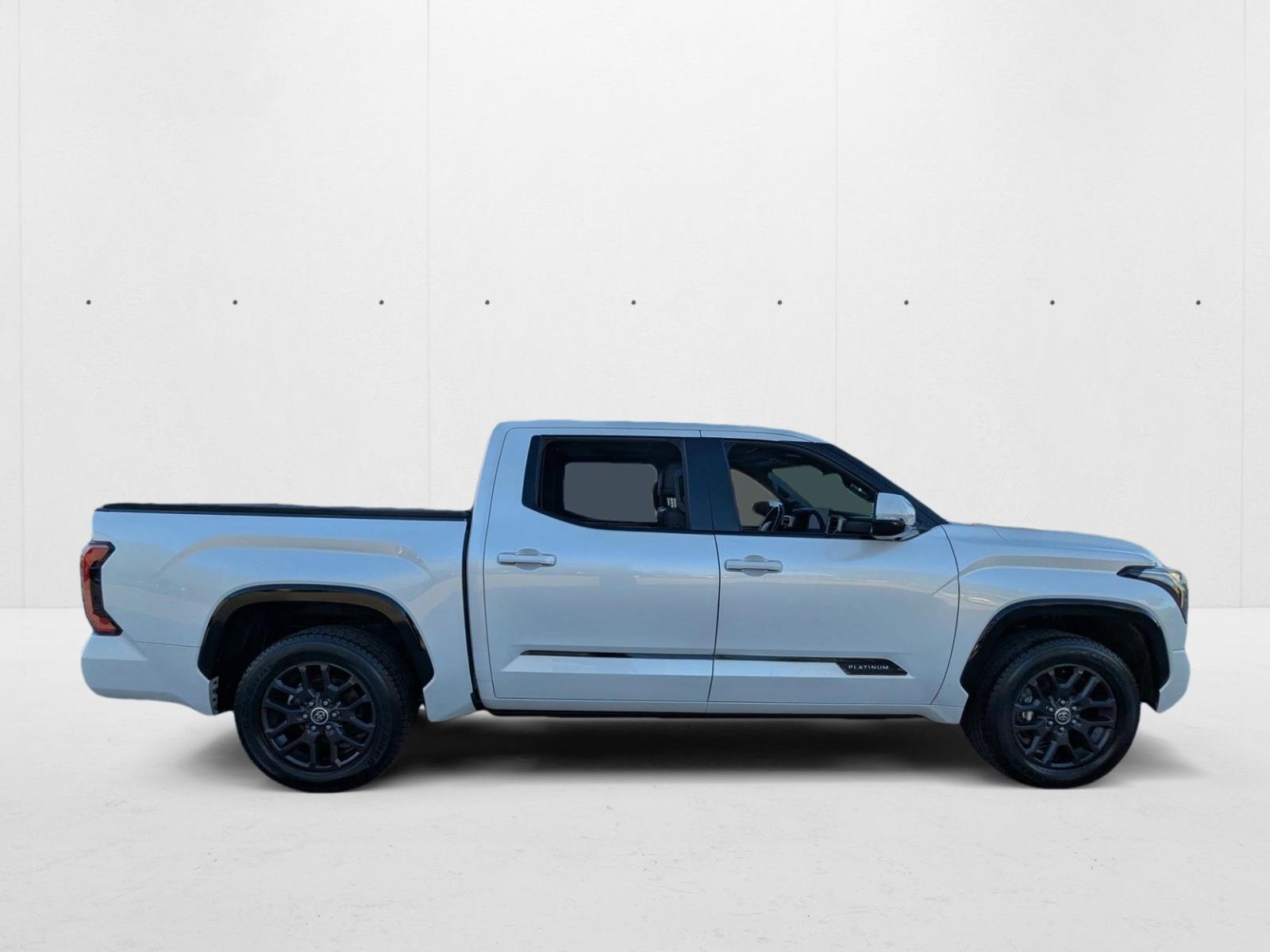 2022 Toyota Tundra Platinum CrewMax photo 4