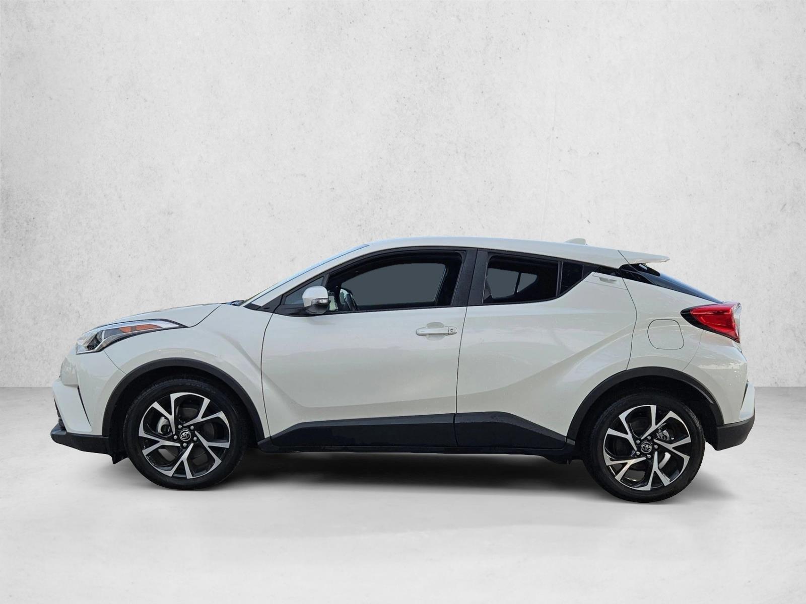 2019 Toyota C-HR XLE photo 3