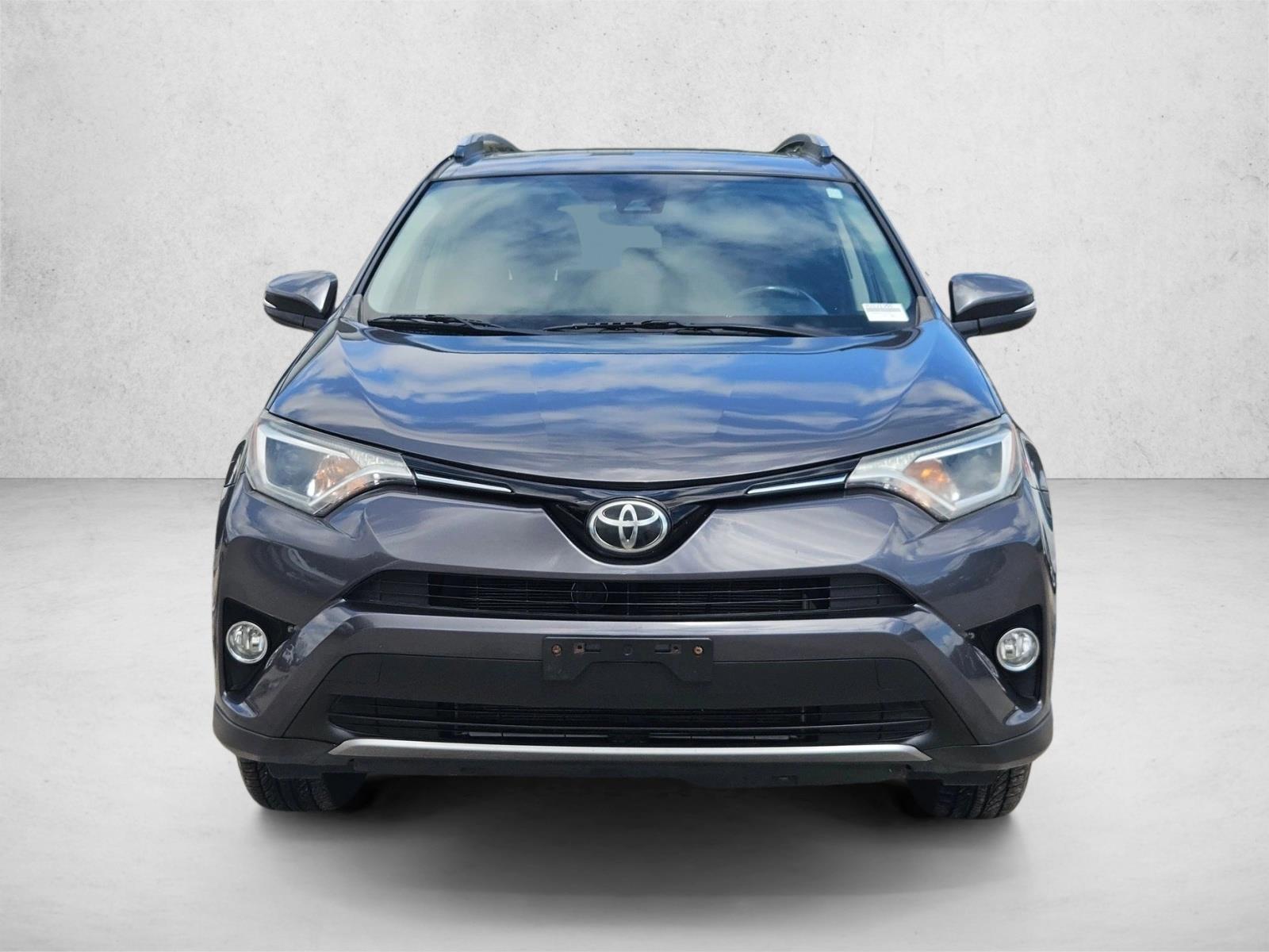 2017 Toyota RAV4 XLE photo 2