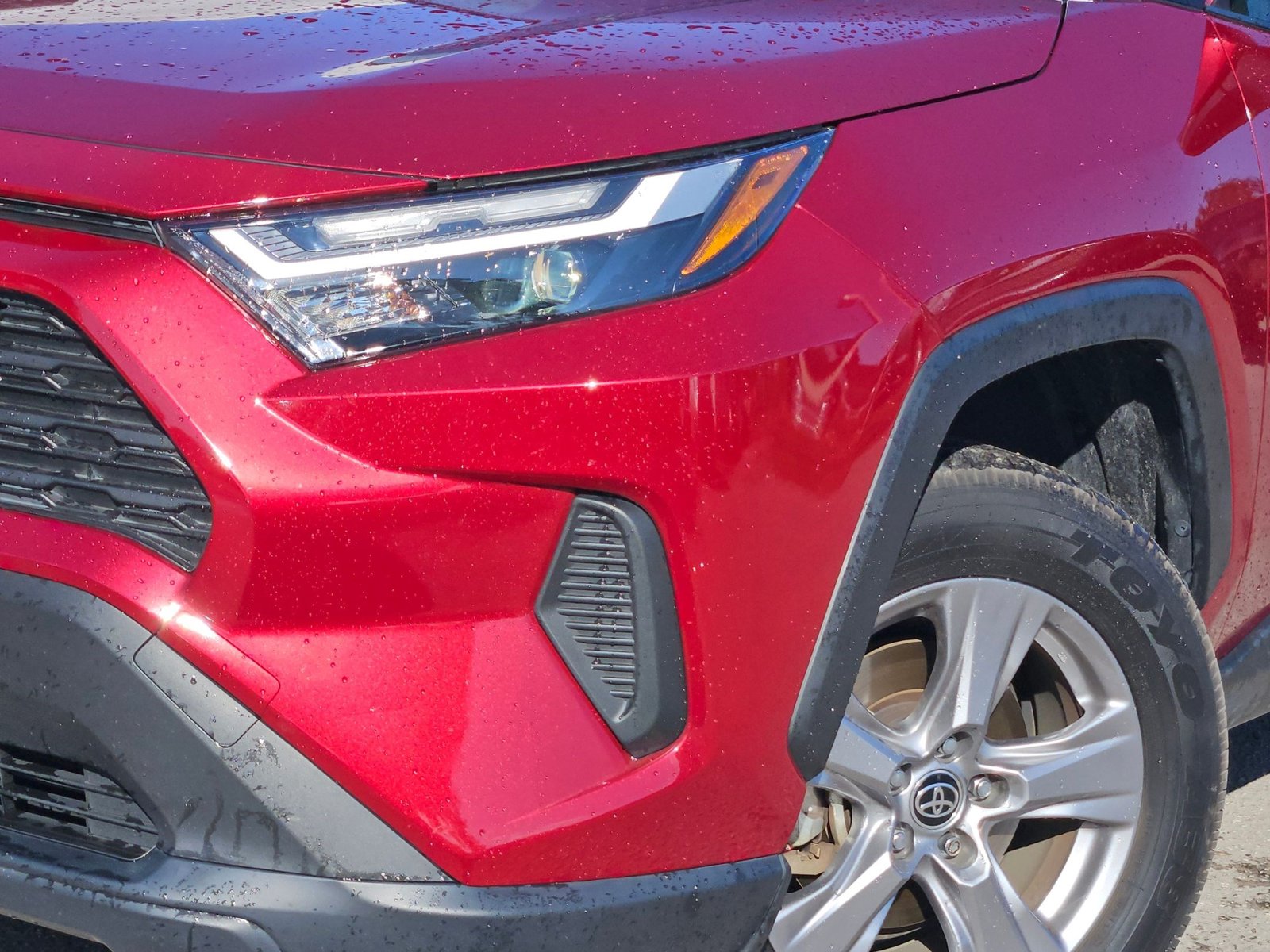 2022 Toyota RAV4 Hybrid XLE photo 4