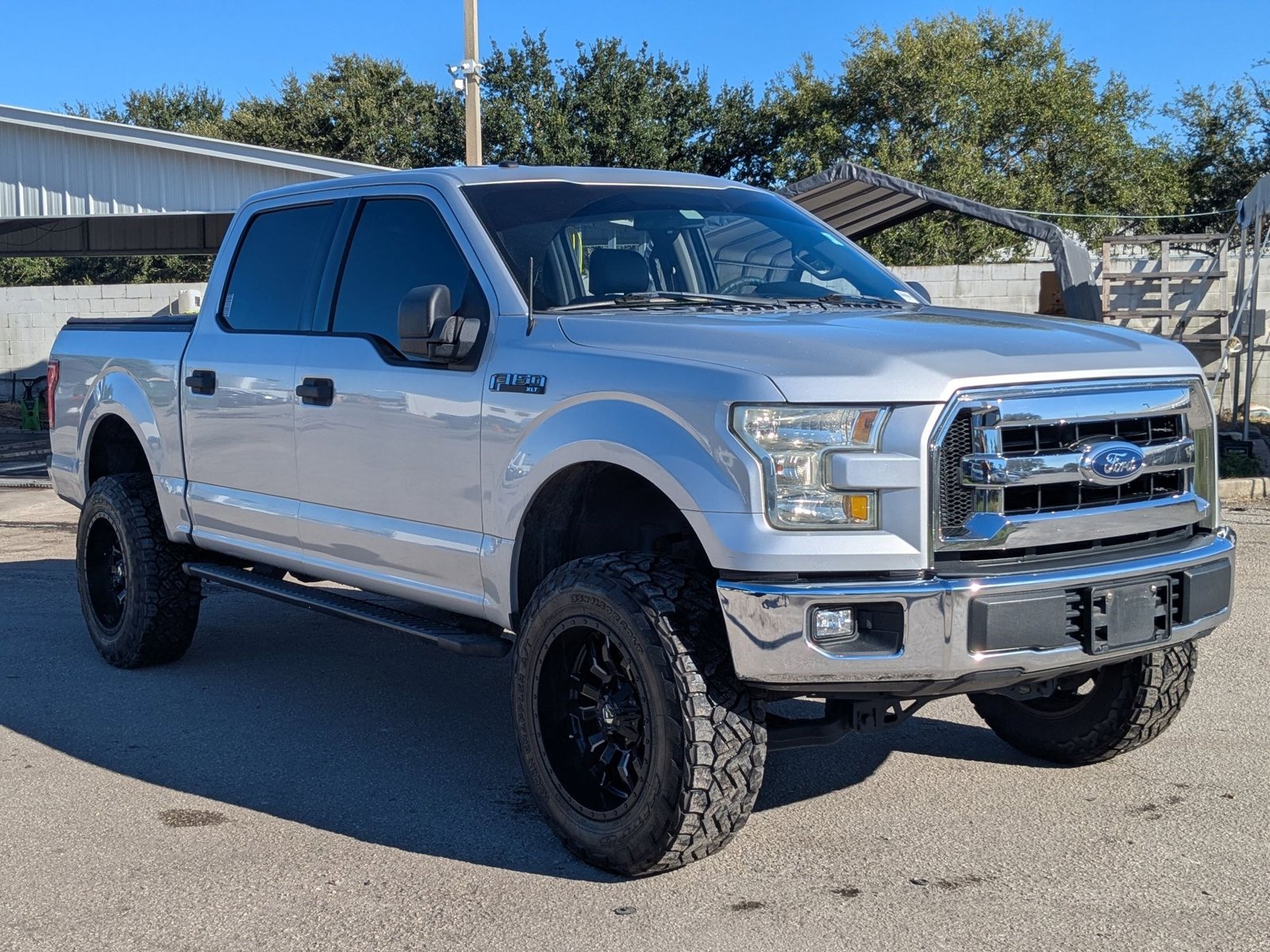 2016 Ford F-150 XLT photo 2