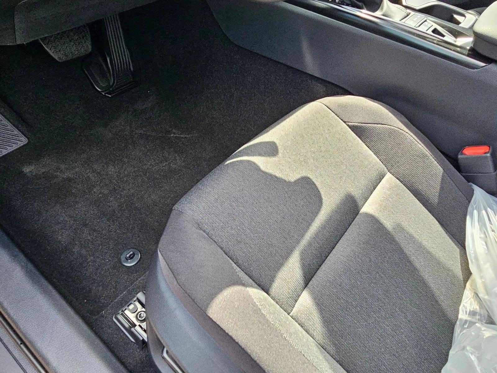 2025 Toyota Camry LE SE photo 4