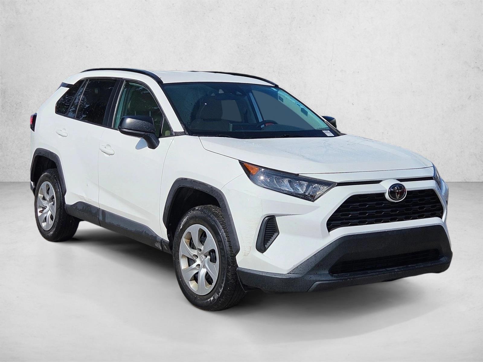2021 Toyota RAV4 LE photo 2