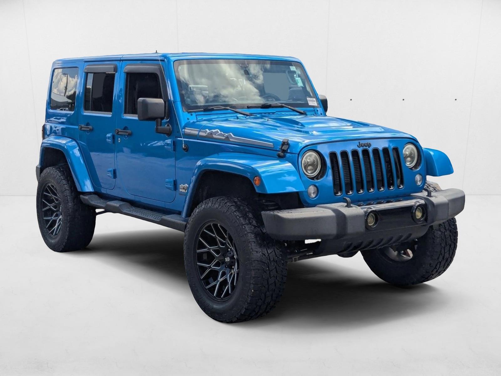 2014 Jeep Wrangler Unlimited Sahara photo 3