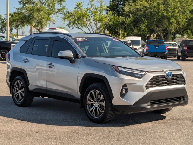 2022 Toyota RAV4 Hybrid XLE Premium photo 3