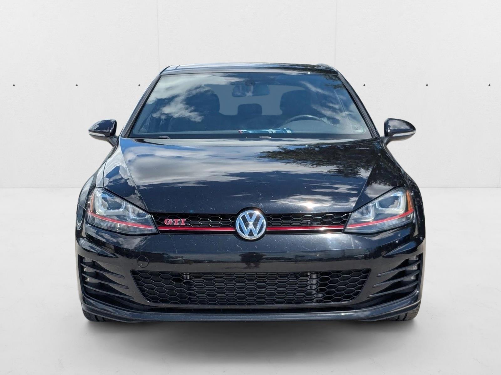 2016 Volkswagen Golf GTI SE Performance photo 2