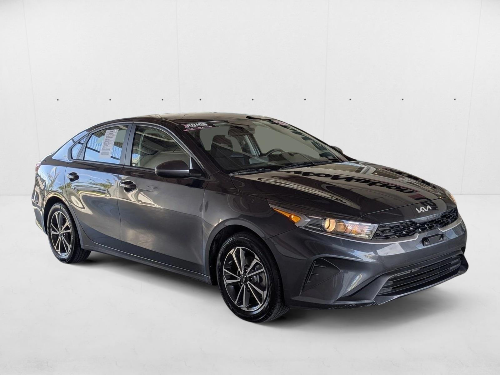 2023 Kia Forte LXS photo 3