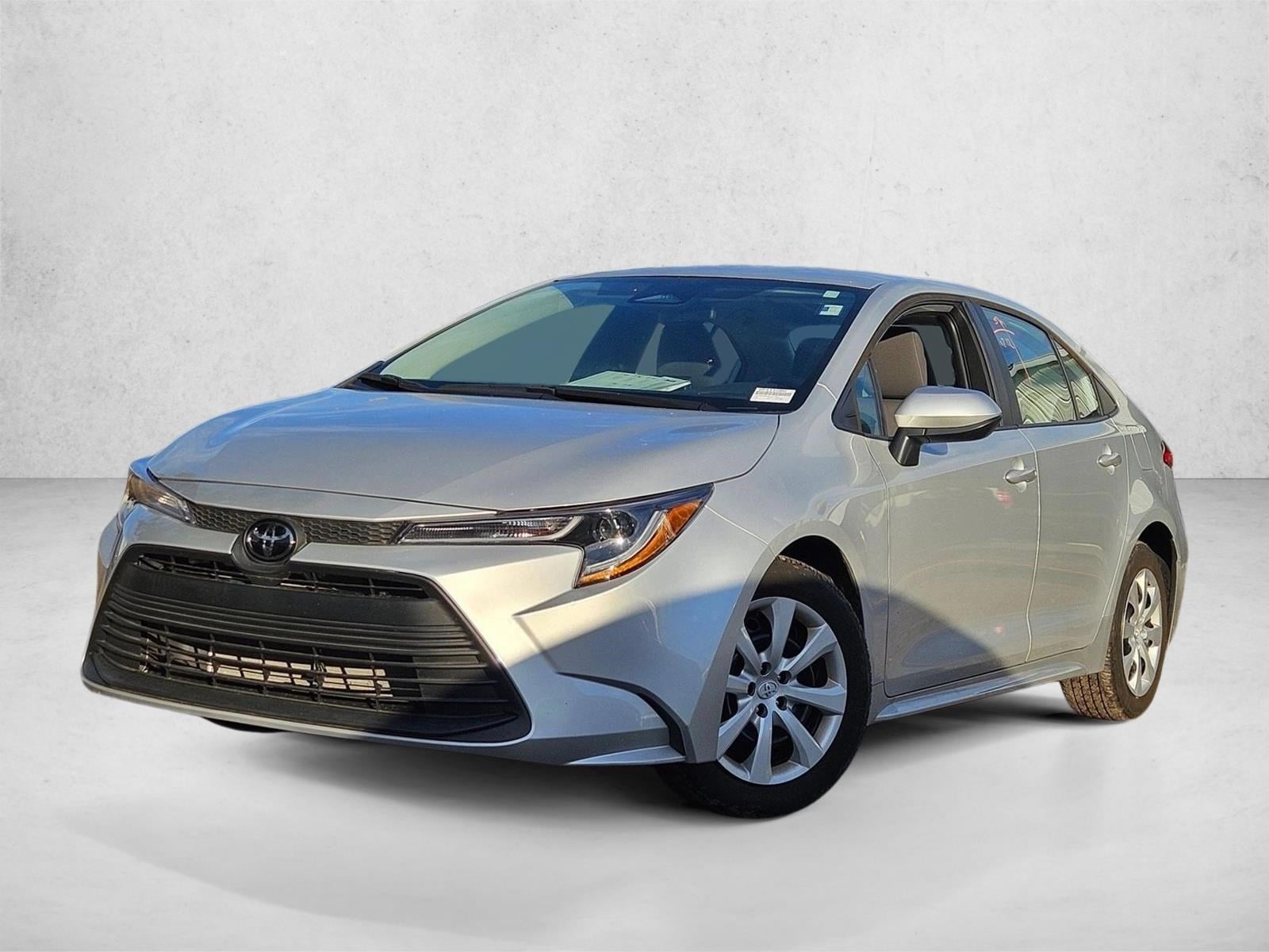 2024 Toyota Corolla LE's photo