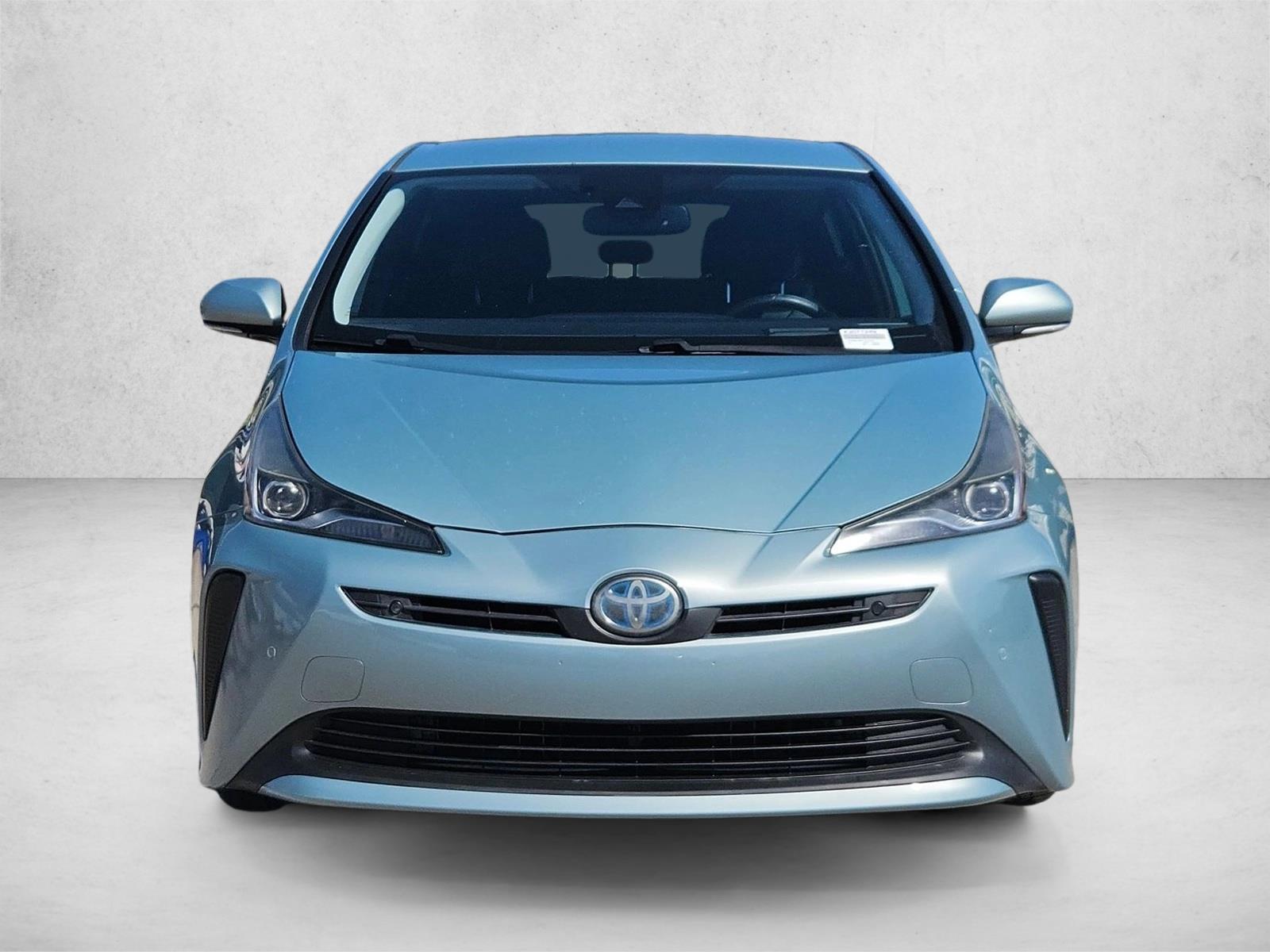 2019 Toyota Prius Limited photo 2