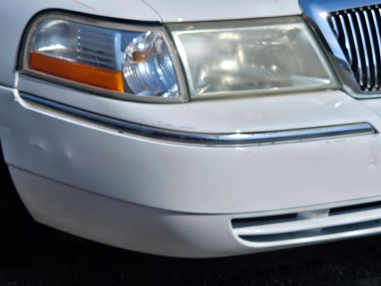 2004 Mercury Grand Marquis GS photo 4