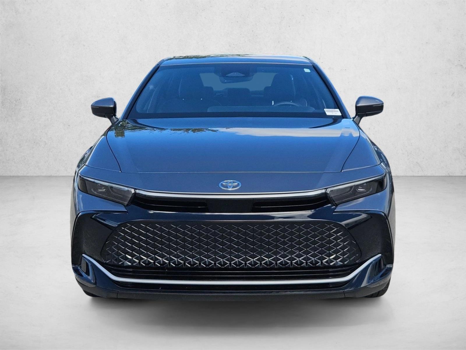 2023 Toyota Crown XLE photo 2